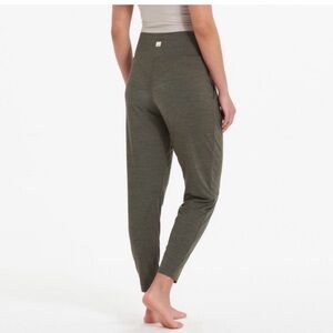 Vuori lux harem olive green Women's Joggers